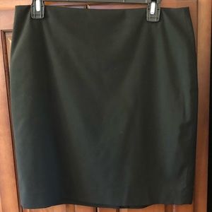 Banana Republic black suit skirt. Size 8.